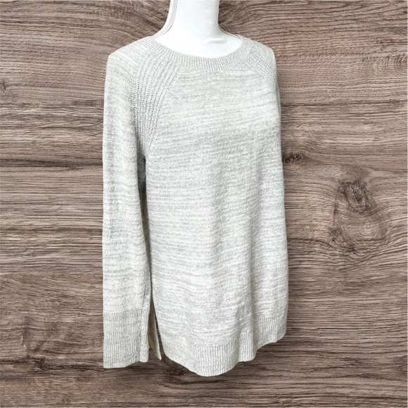 Lou & Grey Light Gray Tunic High-Low Sweater Size M - Picture 3 of 7